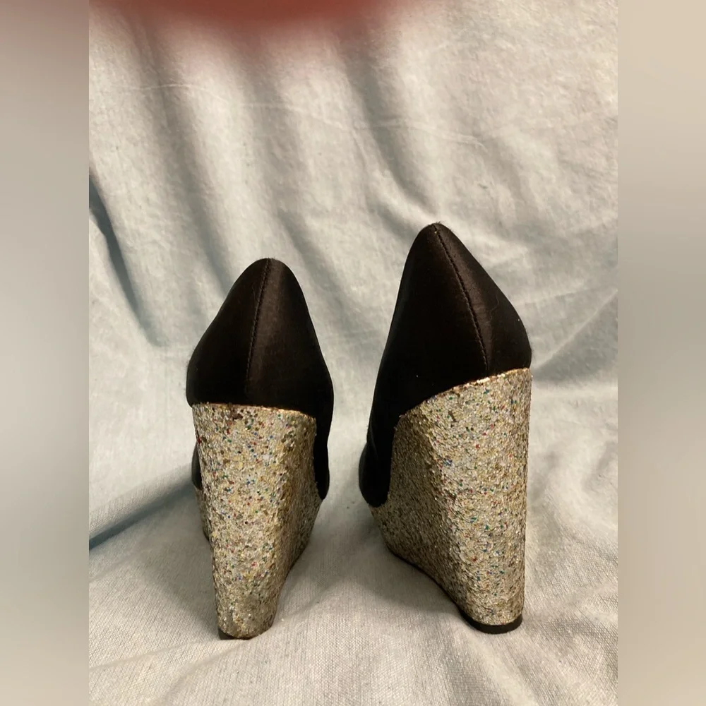 Shoedazzle Black and Silver Retro Platform Heels Metallic Glitter 6 US/36 EU